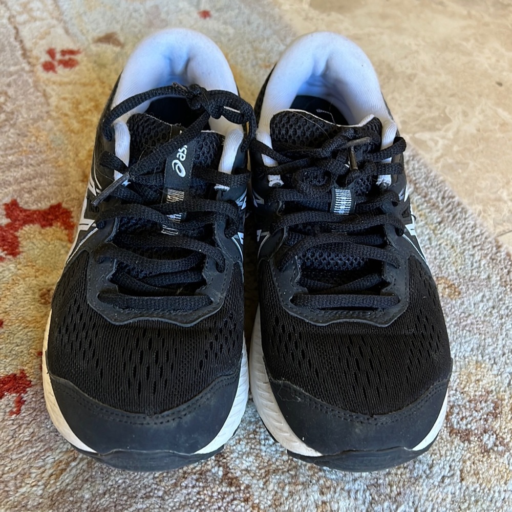 Women ASICS Gel Contend Size 7 Gently Worn Shoe